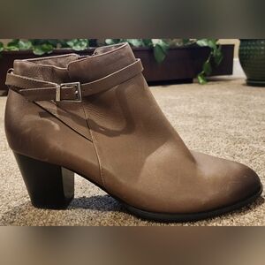Vionic Taupe Ankle Booties